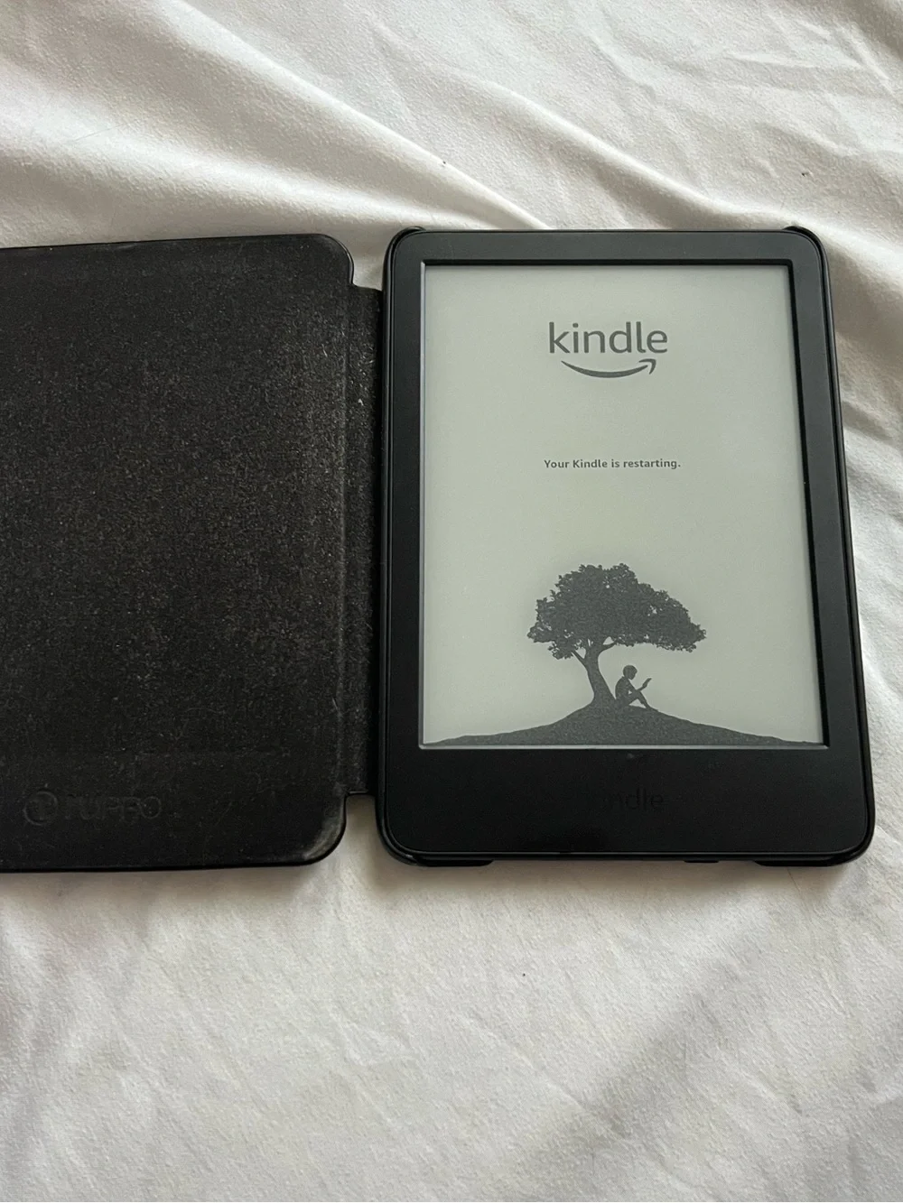 Amazon Kindle eReader in Black with Black Smart Cover